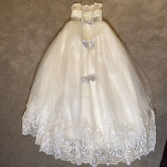 Girl’s Full Length Bridal, Flower Girl, Formal Dress **READ DESCRIPTION - Picture 5 of 11